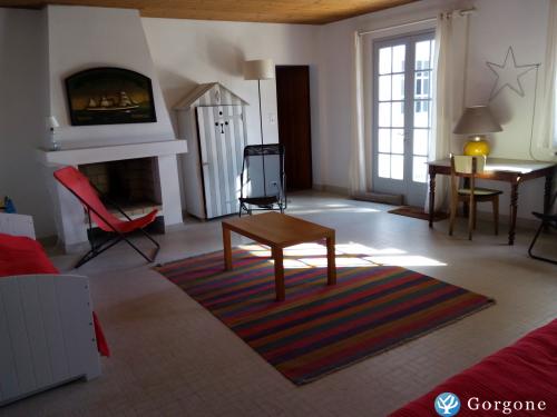 Photo n°5 de :Grande maison familiale, calme, 30m plage de la Luzeronde, 5 chambres sur grand terrain, vue exceptionnelle sur les marais.